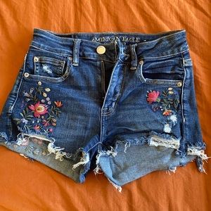 VERY stretchy floral embroidered Jean shorts